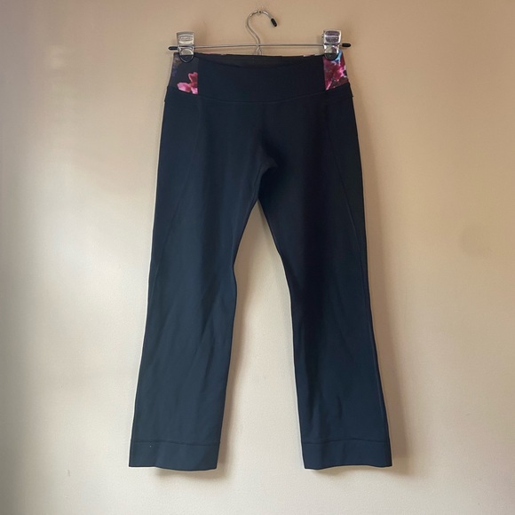 Lululemon Black/Floral Cropped Leggings SZ 4 XS Activewear Yoga Low Rise Y2K - Picture 2 of 15
